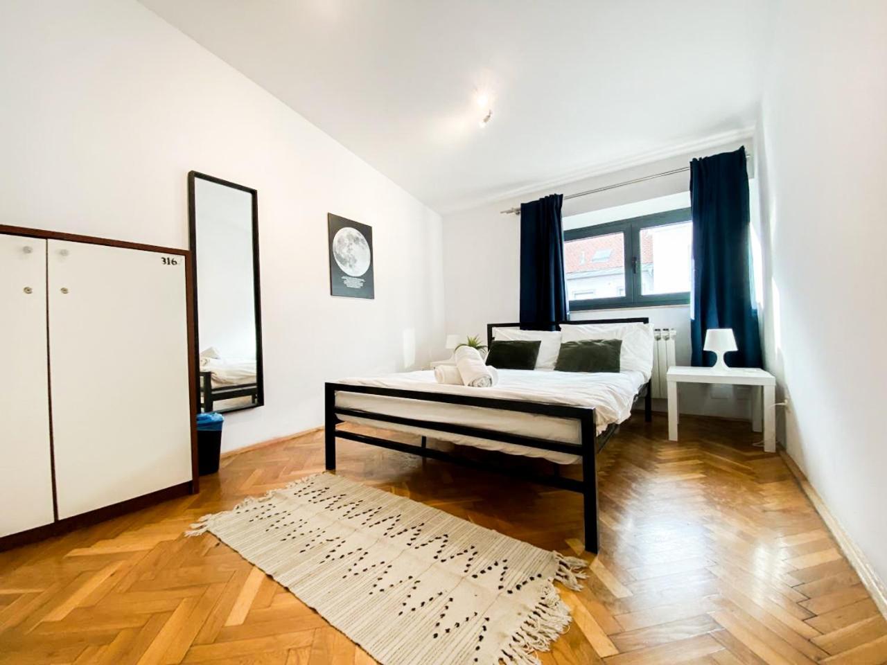 Double Room,1499678428:JPEG